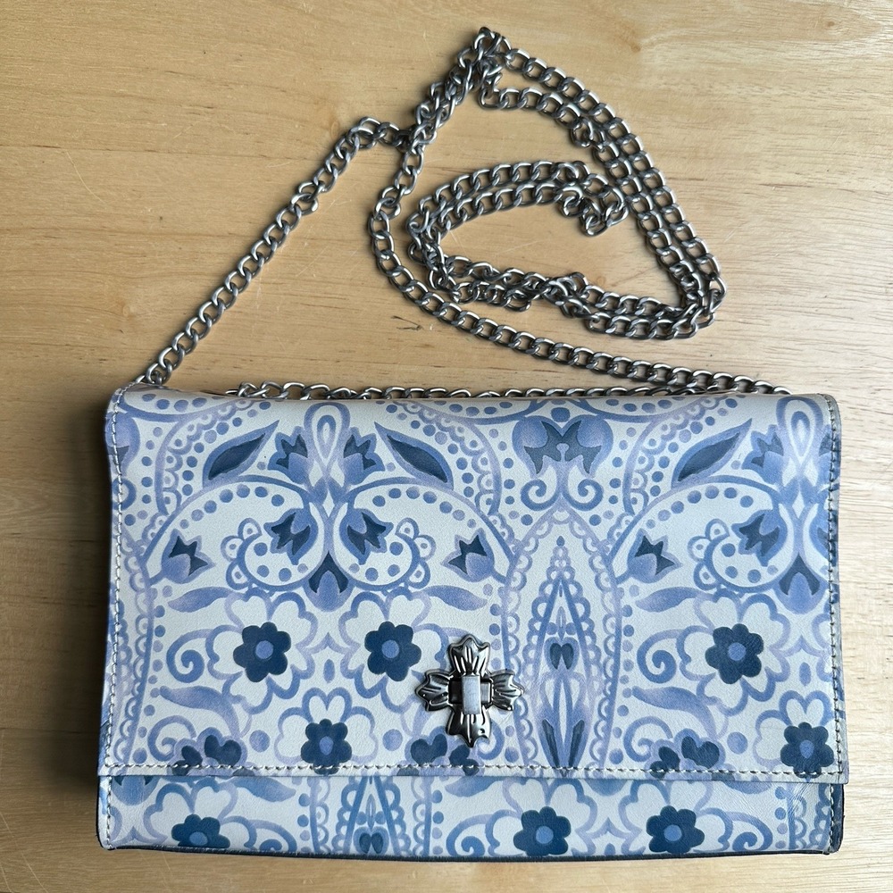 Patricia Nash Giada Crossbody Bag Purse 9x6 Inch Grain Leather Floral White Blue